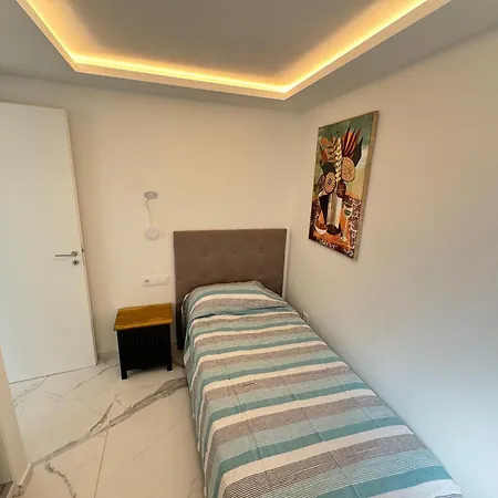 Апартаменти 255 Charming Attic Cristianos Amazing View *